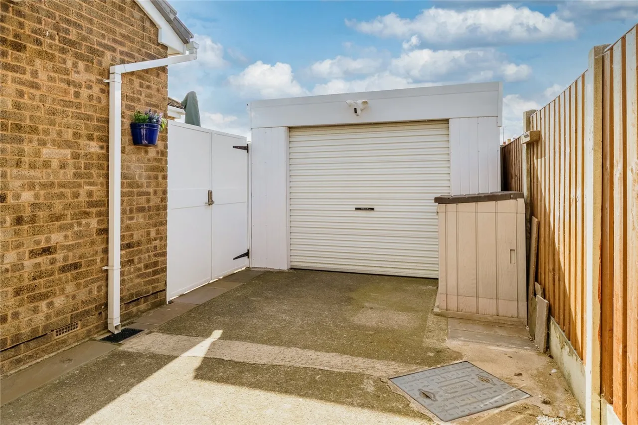Lowfield Road, Hemsworth, WF9, photo 10