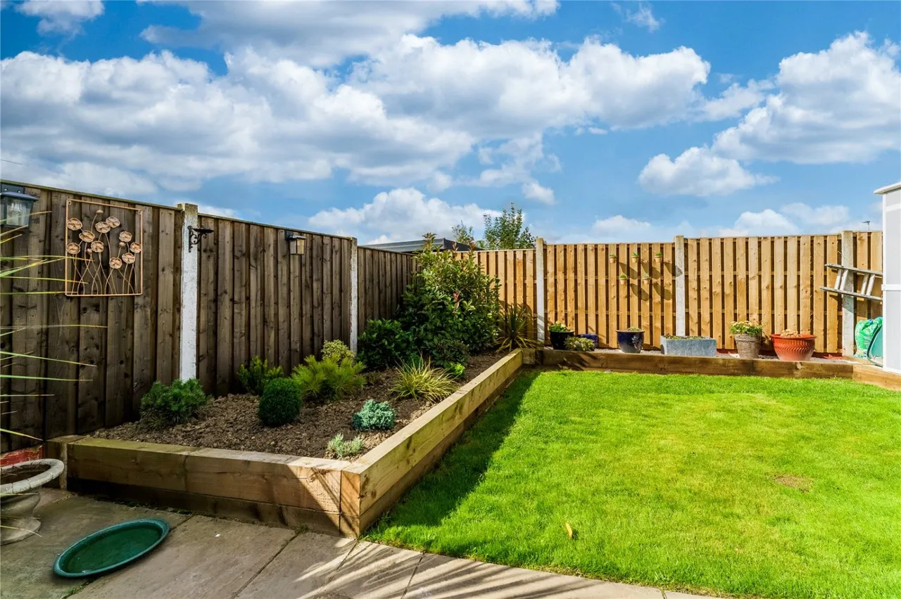 Lowfield Road, Hemsworth, WF9, photo 32