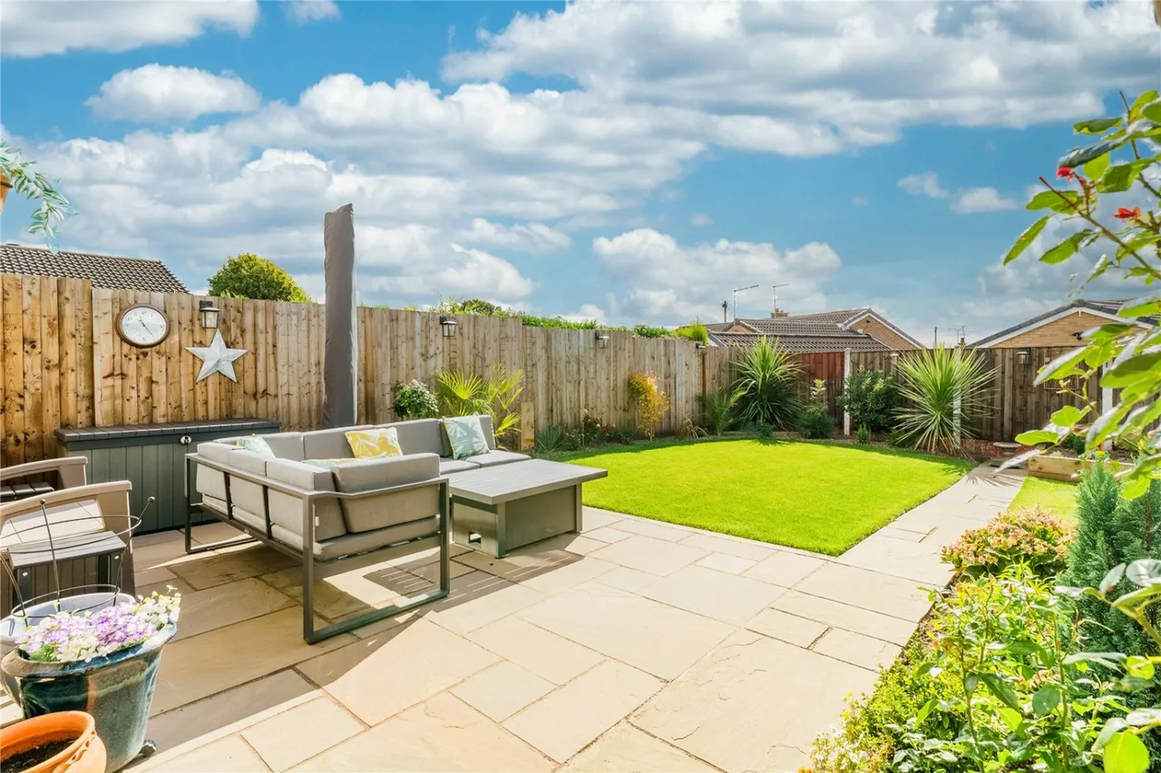 Lowfield Road, Hemsworth, WF9, photo 14