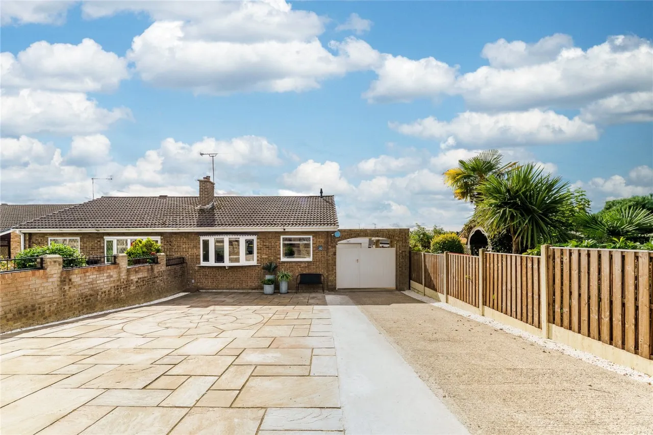 Lowfield Road, Hemsworth, WF9, photo 35
