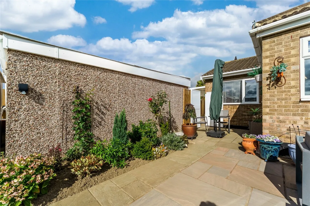 Lowfield Road, Hemsworth, WF9, photo 34