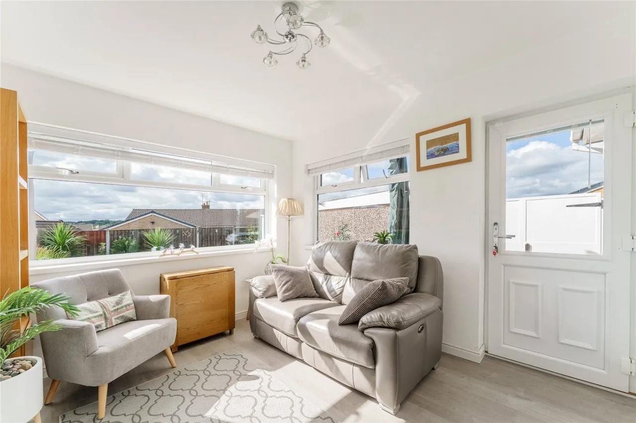 Lowfield Road, Hemsworth, WF9, photo 9