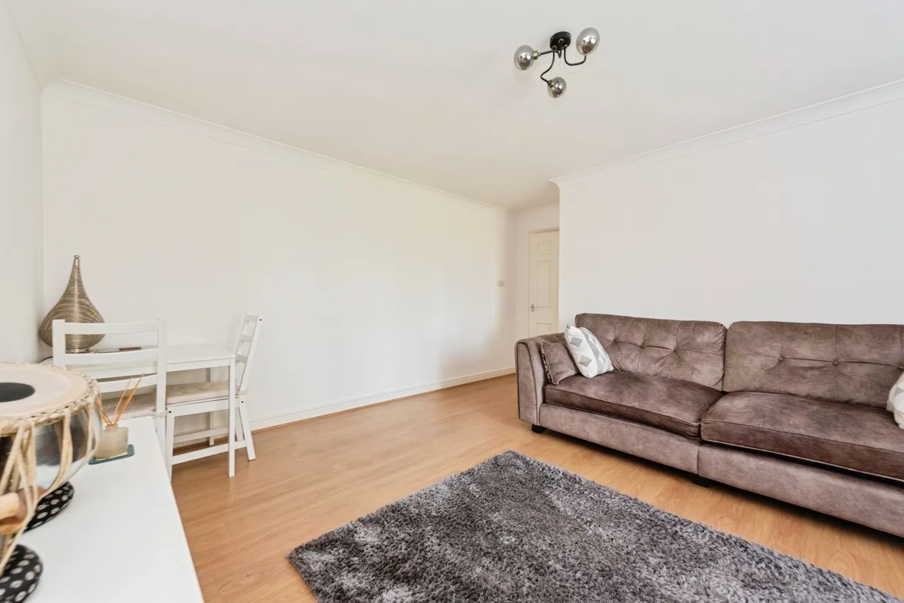 Cheam Common Road, Worcester Park, KT4, photo 3
