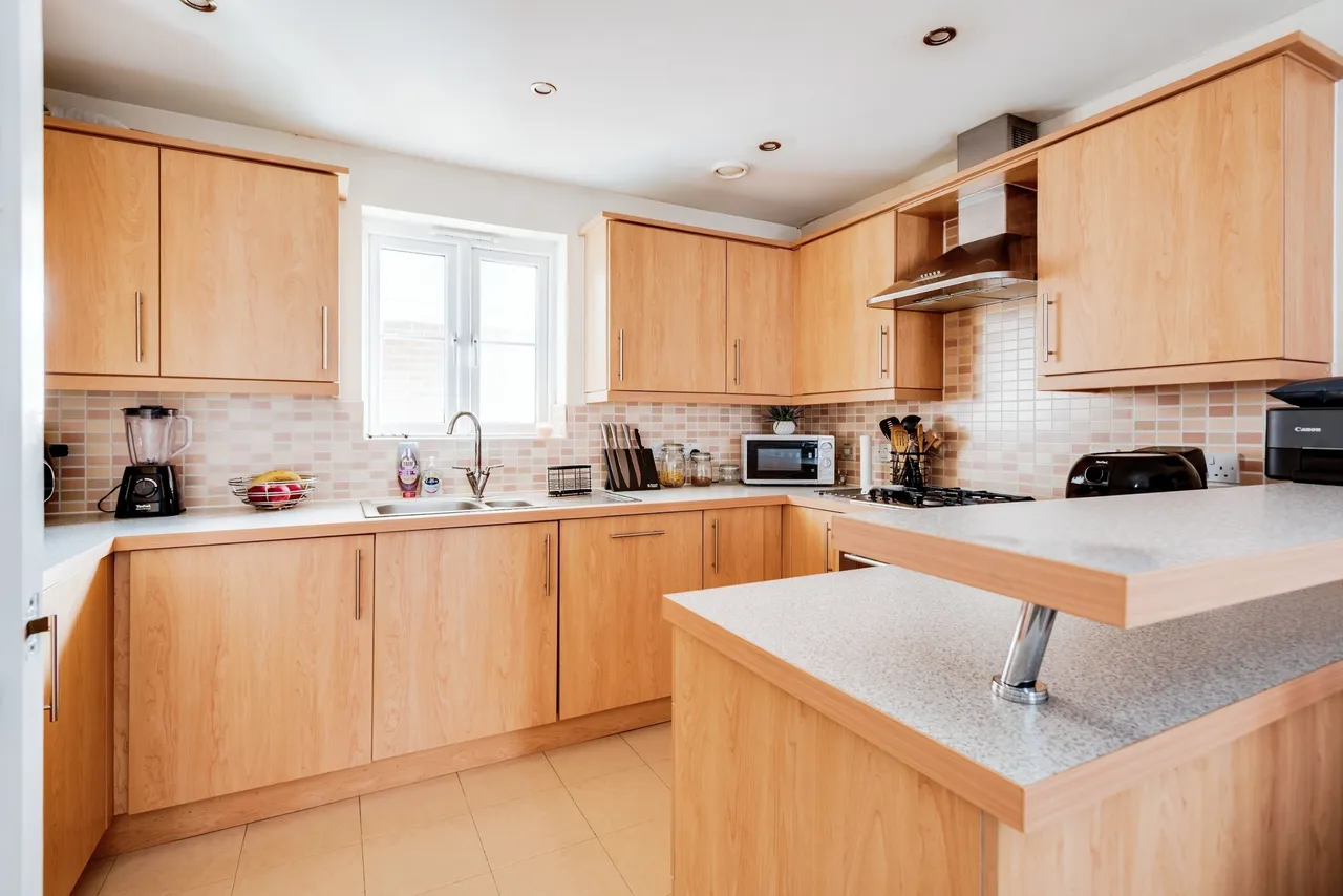 Brunel Crescent, Swindon, Wiltshire, SN2, photo 5