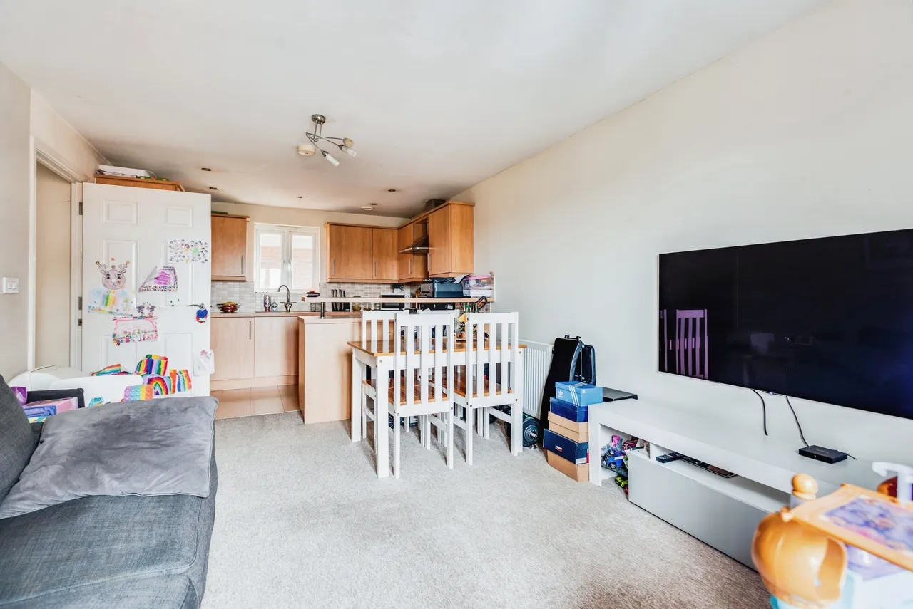 Brunel Crescent, Swindon, Wiltshire, SN2, photo 4