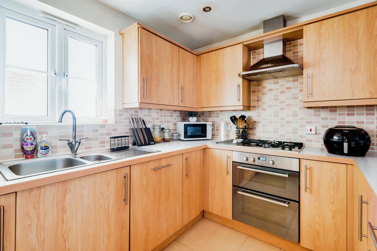 Brunel Crescent, Swindon, Wiltshire, SN2, photo 6