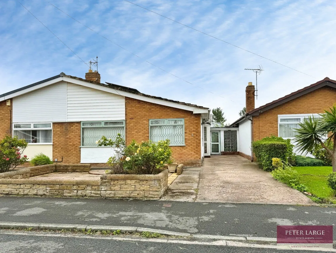 2 bed house for sale — Spruce Avenue, Rhyl, Denbighshire, LL18 3SU