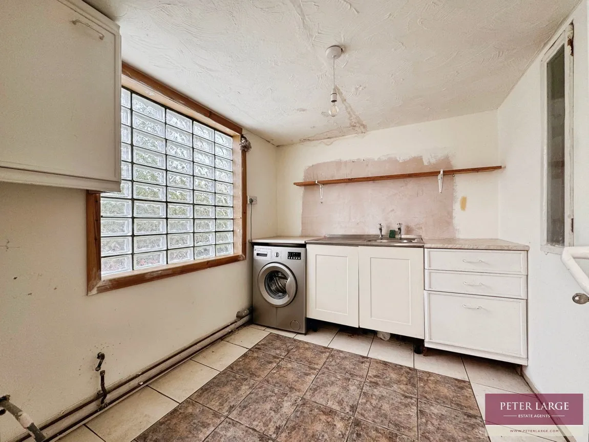 Spruce Avenue, Rhyl, Denbighshire, LL18 3SU, photo 7