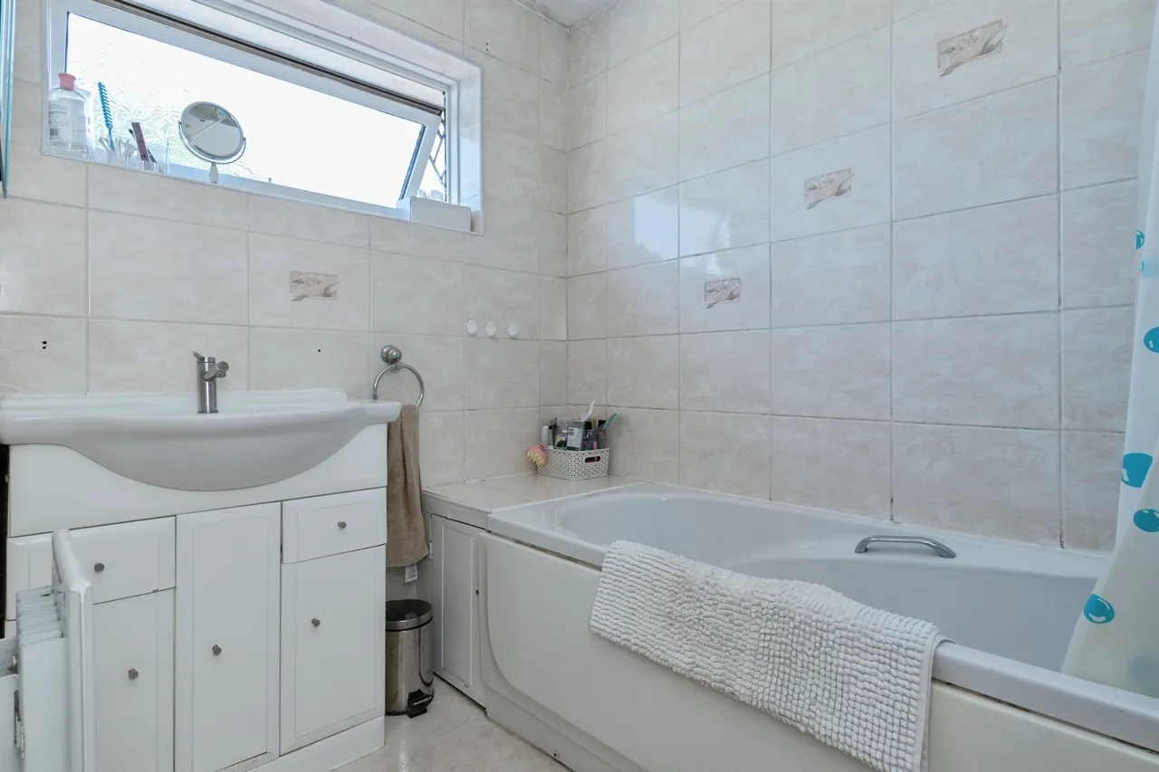 Alder Drive, Alderholt, SP6, photo 5