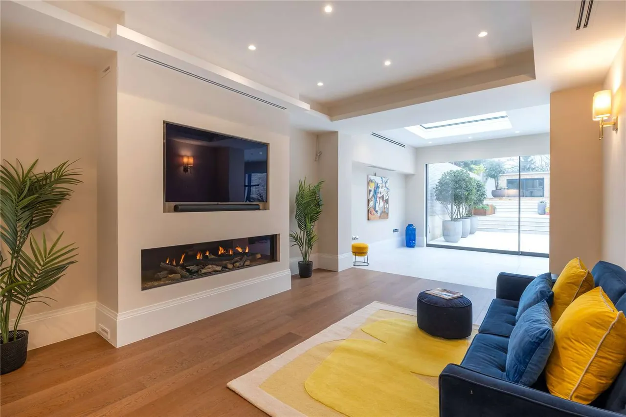 Rosslyn Hill, London, NW3, photo 4