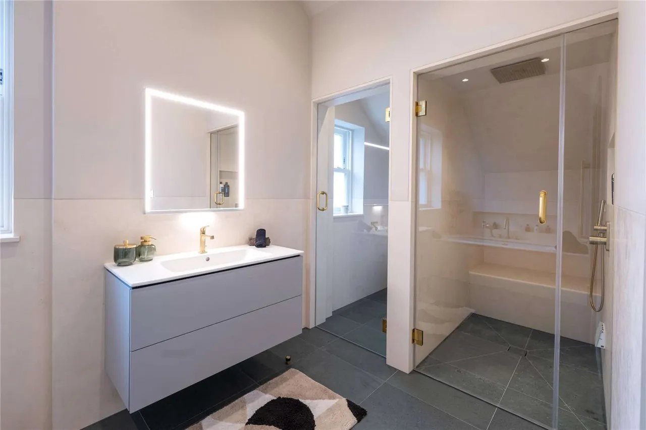 Rosslyn Hill, London, NW3, photo 15