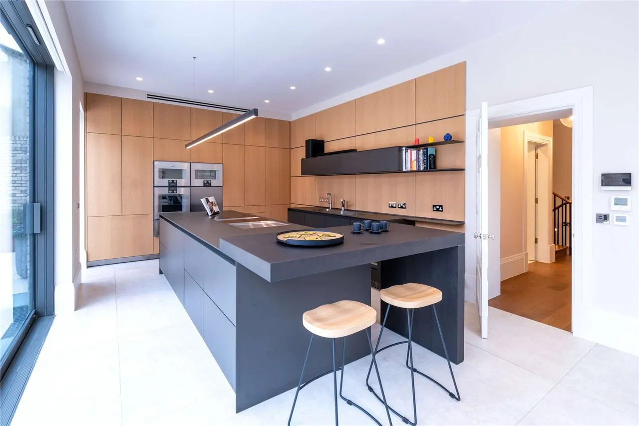 Rosslyn Hill, London, NW3, photo 5
