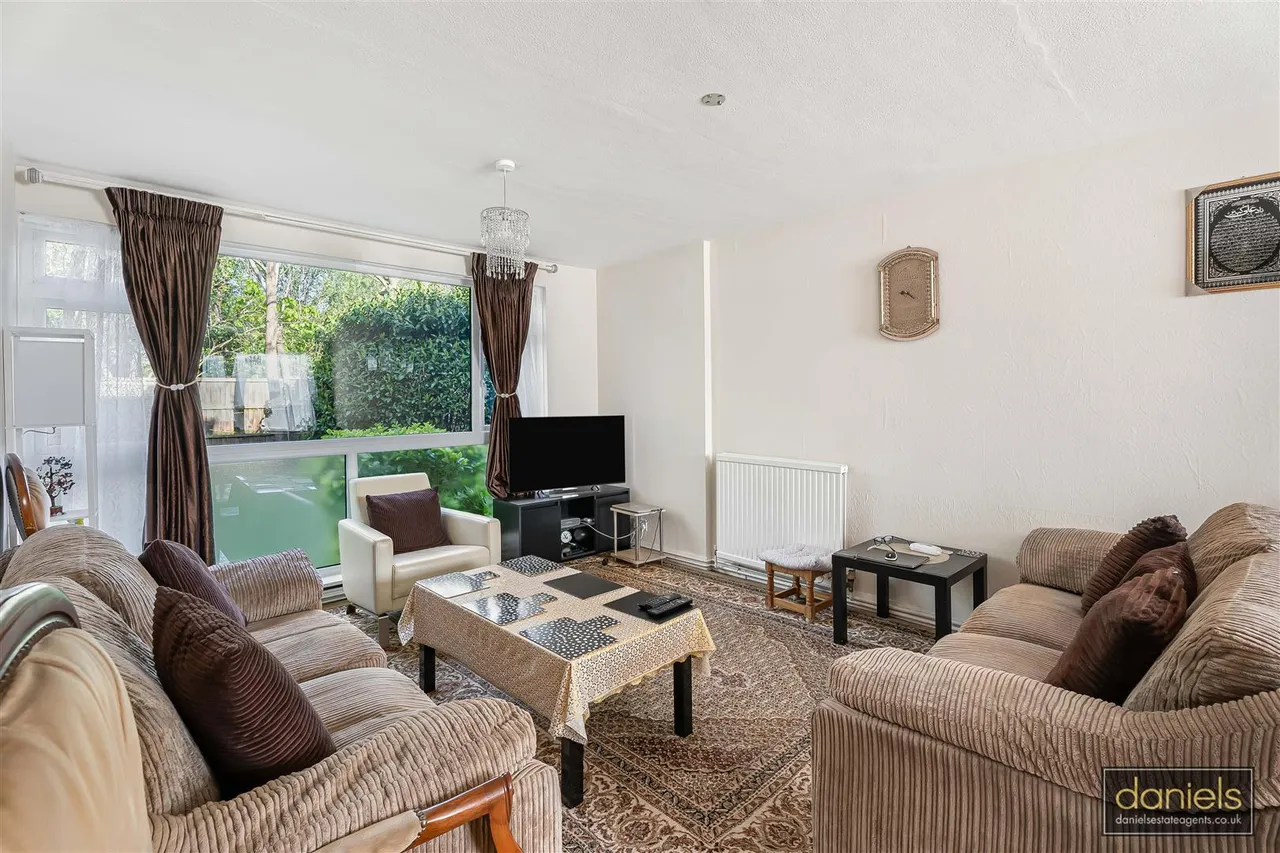 Thomas A Beckett Close, Wembley, HA0, photo 7