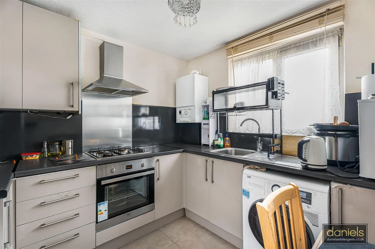 Thomas A Beckett Close, Wembley, HA0, photo 5