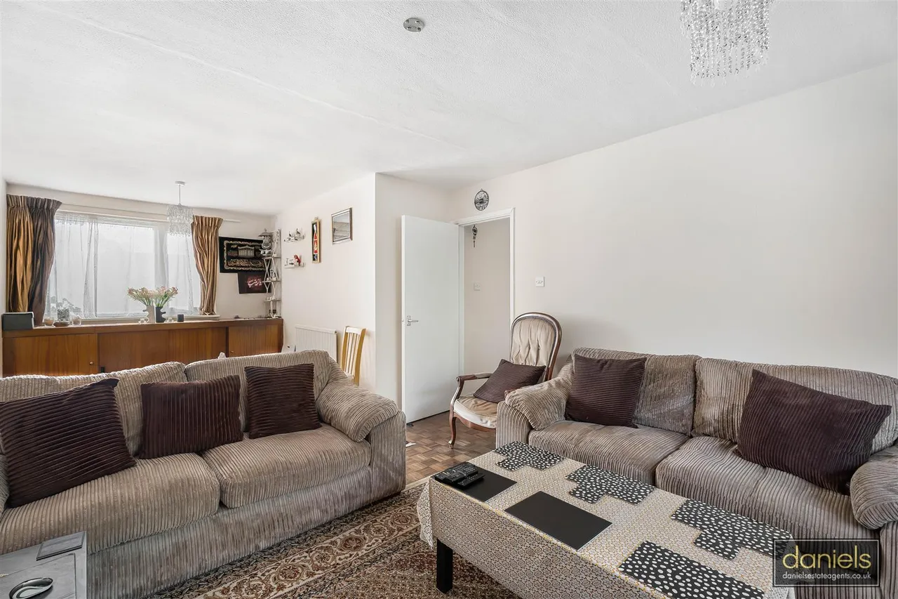 Thomas A Beckett Close, Wembley, HA0, photo 8