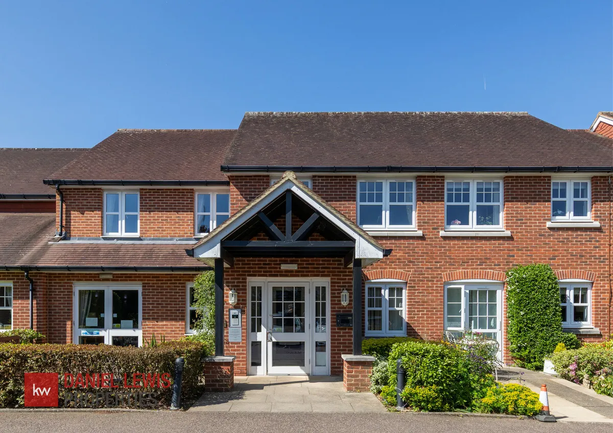 Stewart Court, Epping, CM16, photo 4