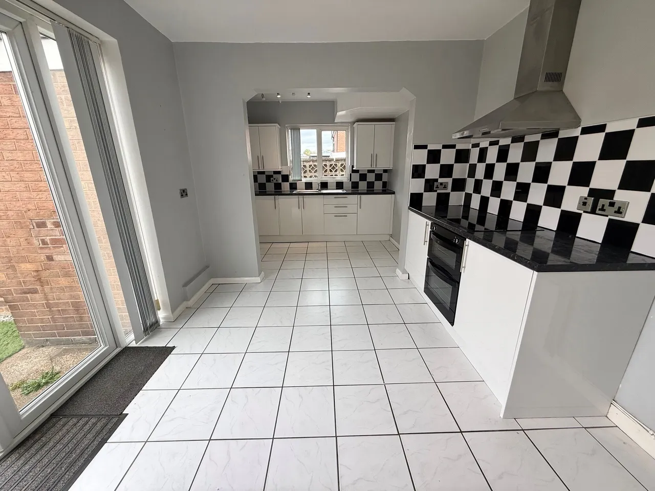 Wroot Road, Finningley, DONCASTER, photo 5