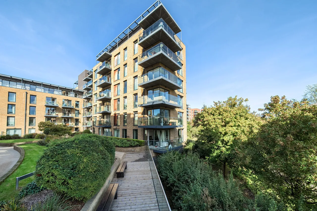 2 bed flat for sale, Tizzard Grove, SE3