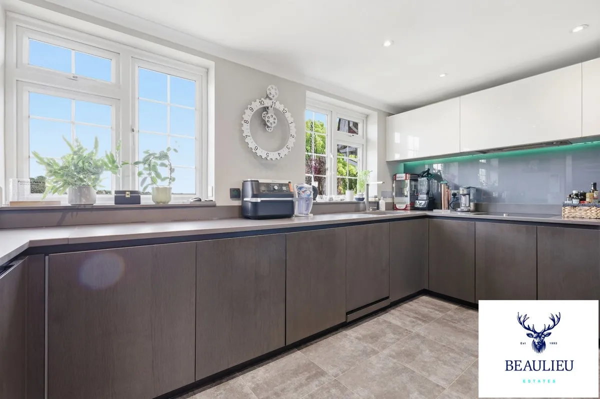 Palmerston Road, Buckhurst Hill, IG9 5NS, photo 5