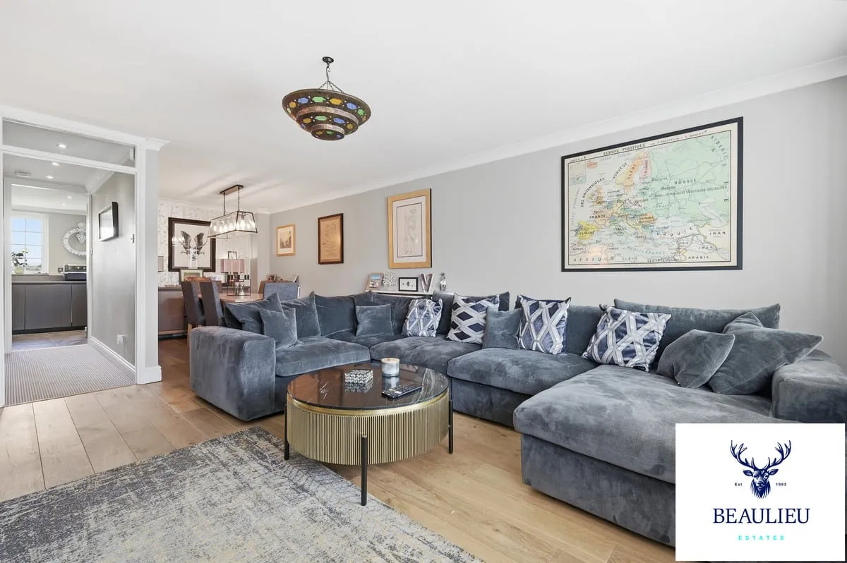 Palmerston Road, Buckhurst Hill, IG9 5NS, photo 3