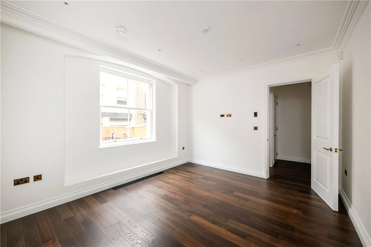 Charles Street, London, W1J, photo 2