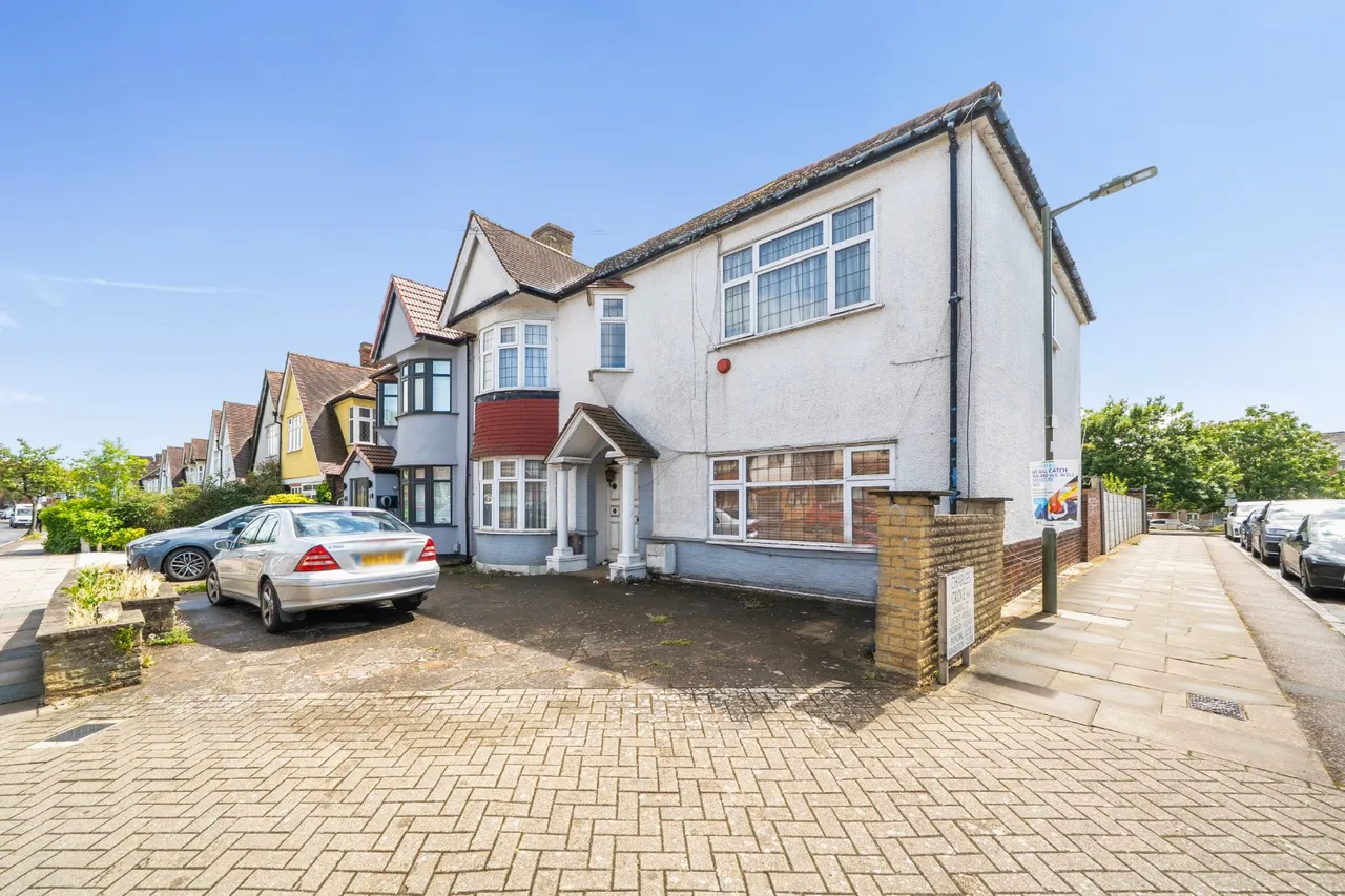 5 bed house for sale — Burleigh Gardens, London, N14