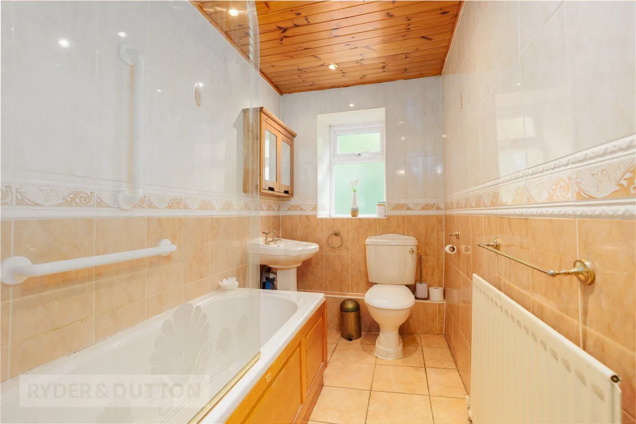 Manchester Road, Greenfield, OL3, photo 17