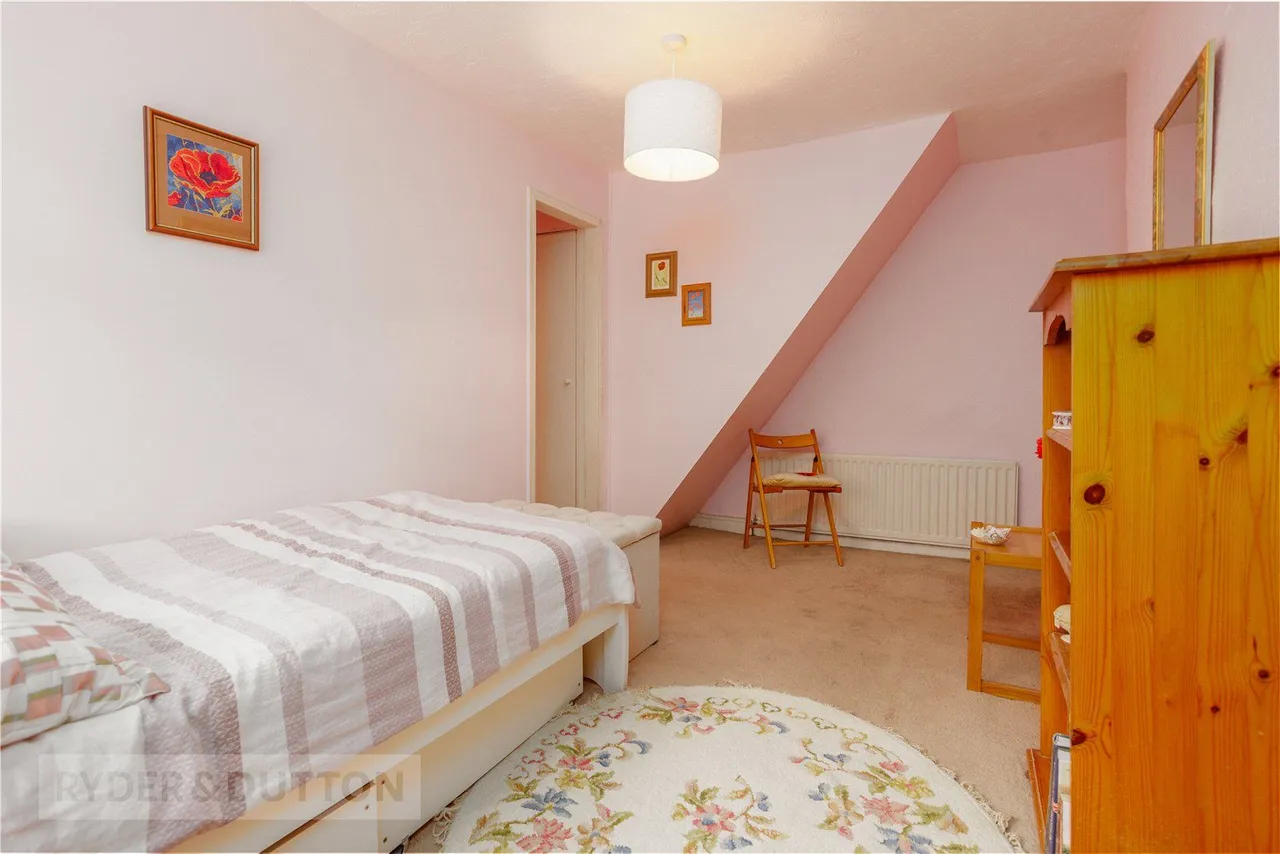 Manchester Road, Greenfield, OL3, photo 16