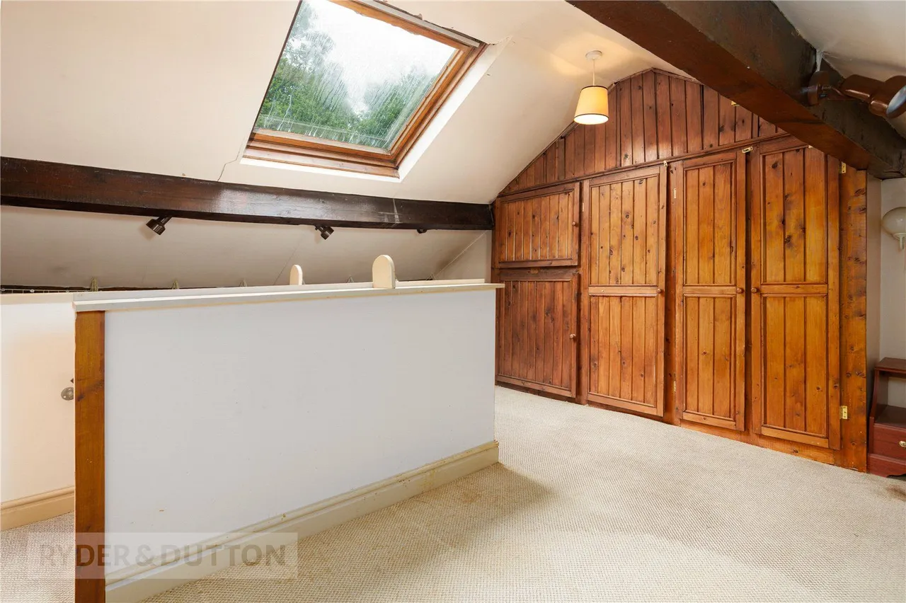 Manchester Road, Greenfield, OL3, photo 18