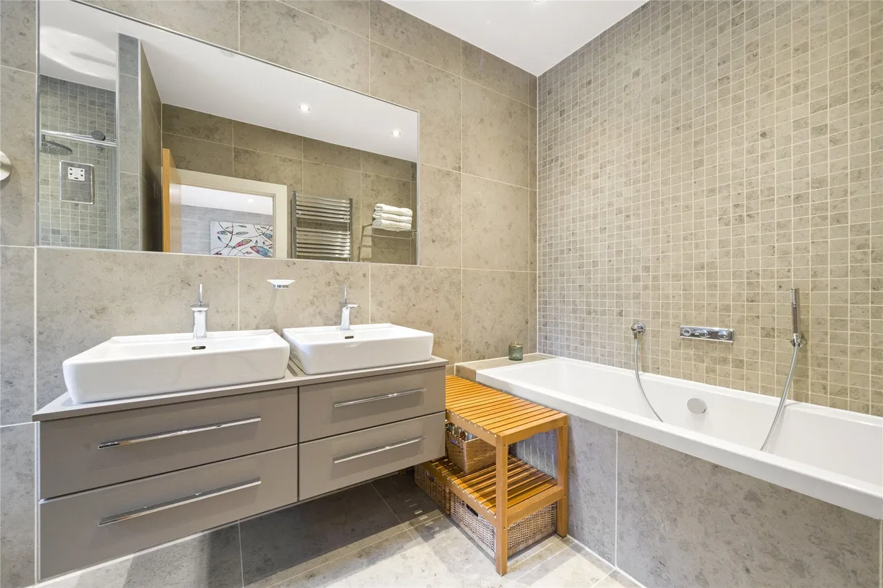 Oatlands Chase, Weybridge, Surrey, KT13, photo 9