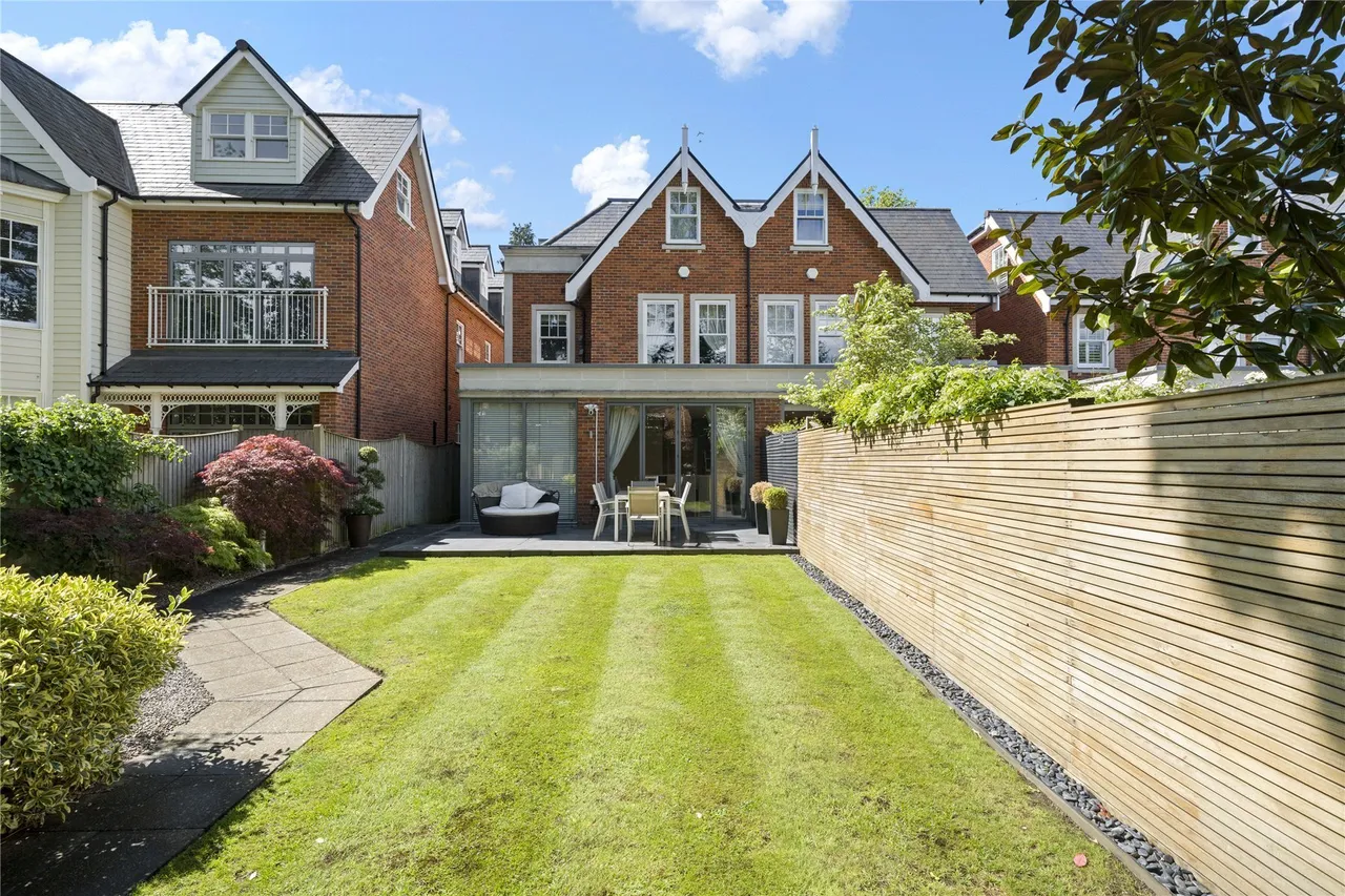4 bed house for sale — Oatlands Chase, Weybridge, Surrey, KT13
