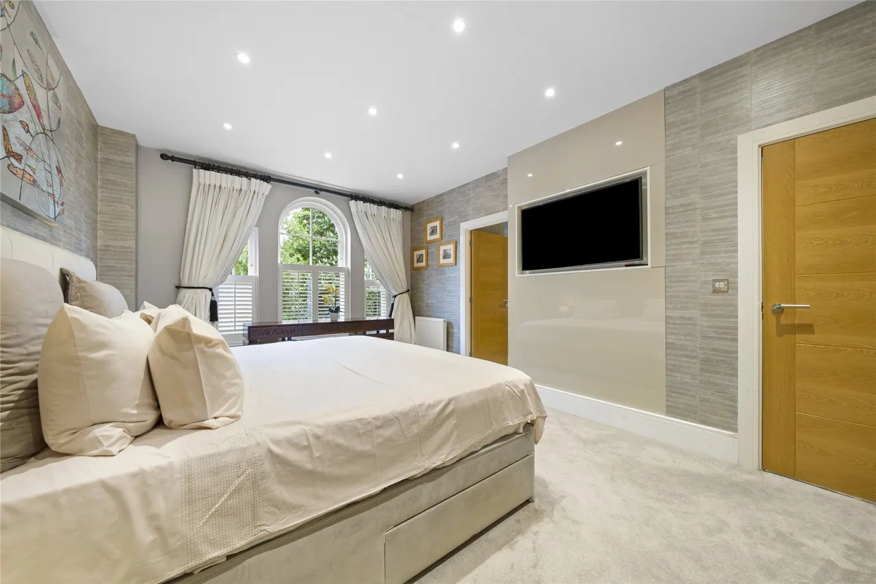 Oatlands Chase, Weybridge, Surrey, KT13, photo 8