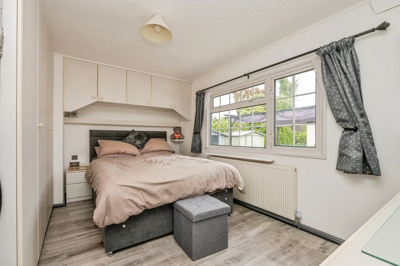 Doverdale Park Home, Droitwich, photo 11