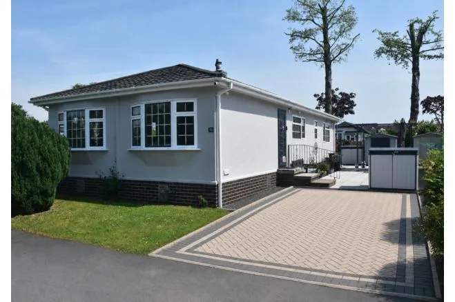 Doverdale Park Home, Droitwich, photo 2