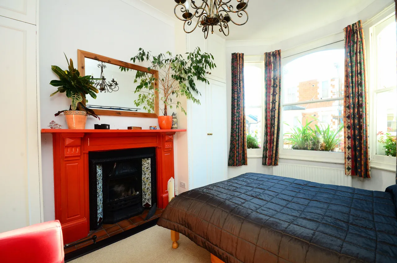 16b Tregothnan Road, London, photo 5