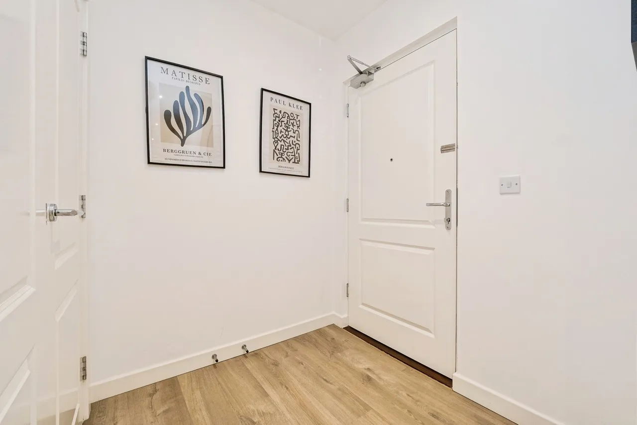 Whittle Drive, Hornchurch, RM12, photo 7
