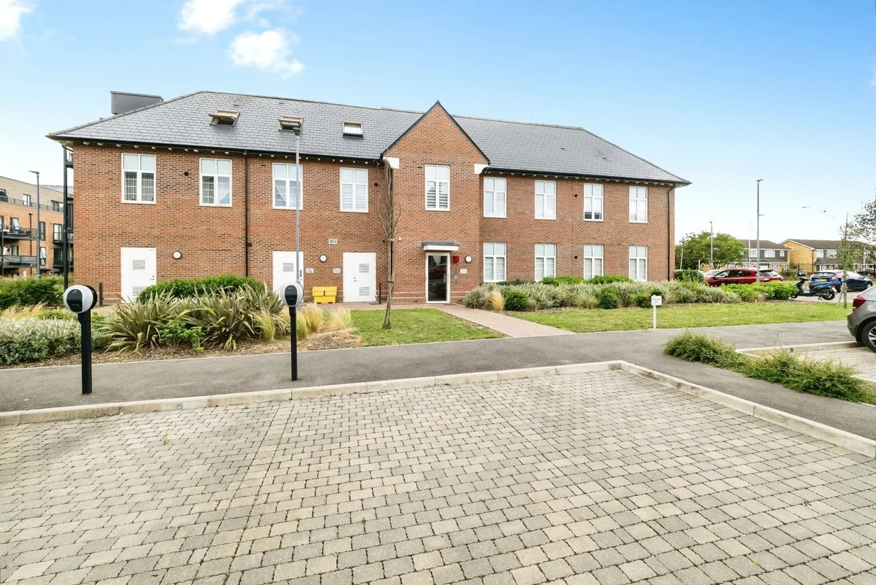 1 bed flat for sale, Whittle Drive, Hornchurch, RM12