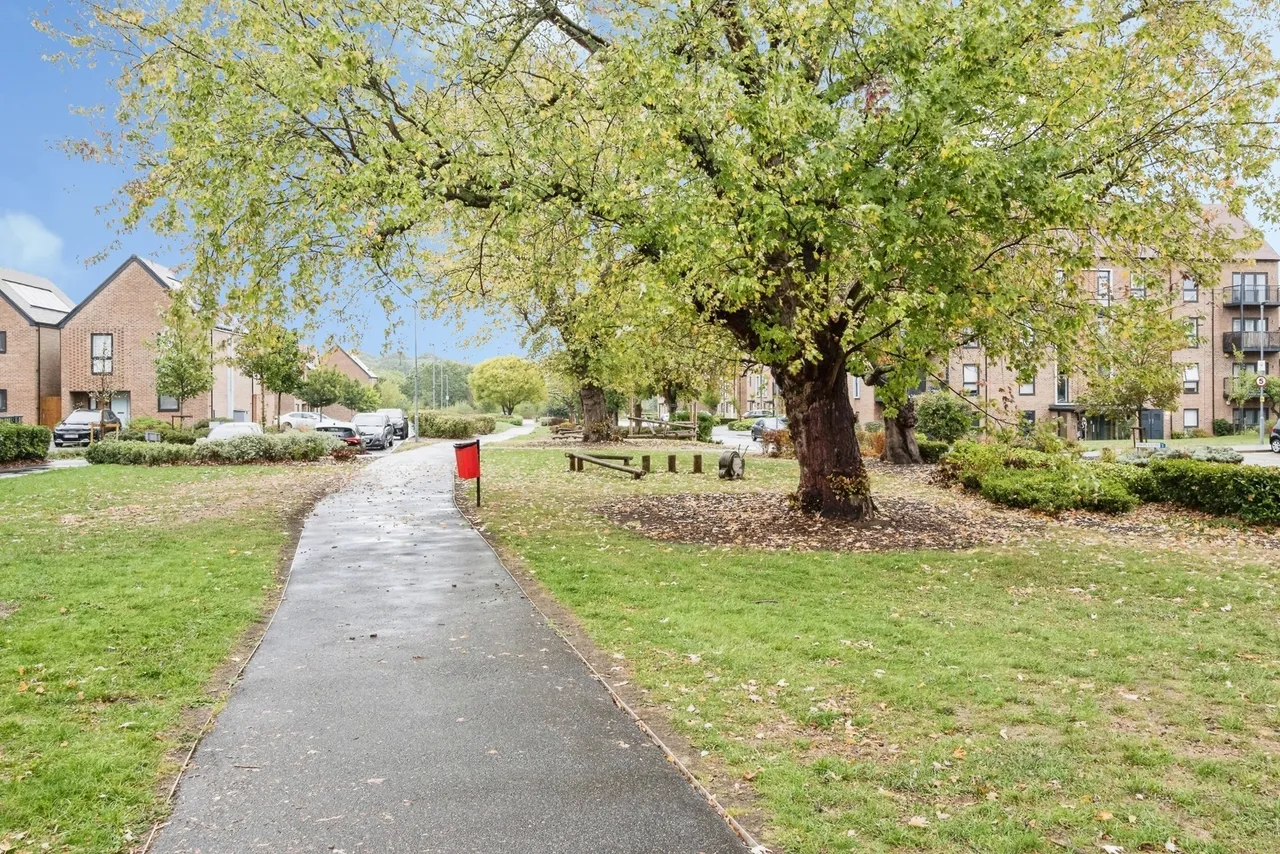 Whittle Drive, Hornchurch, RM12, photo 13