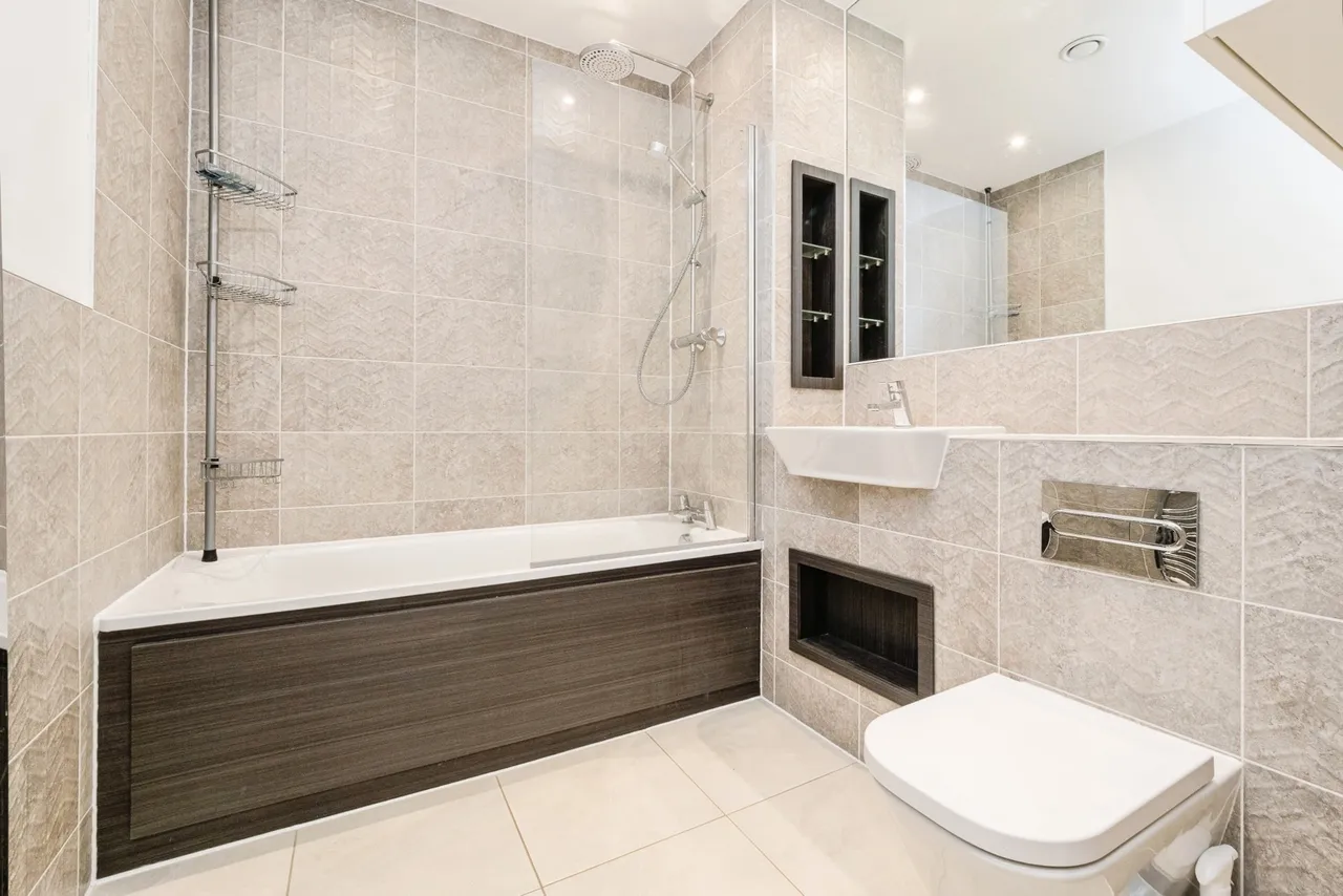 Whittle Drive, Hornchurch, RM12, photo 8