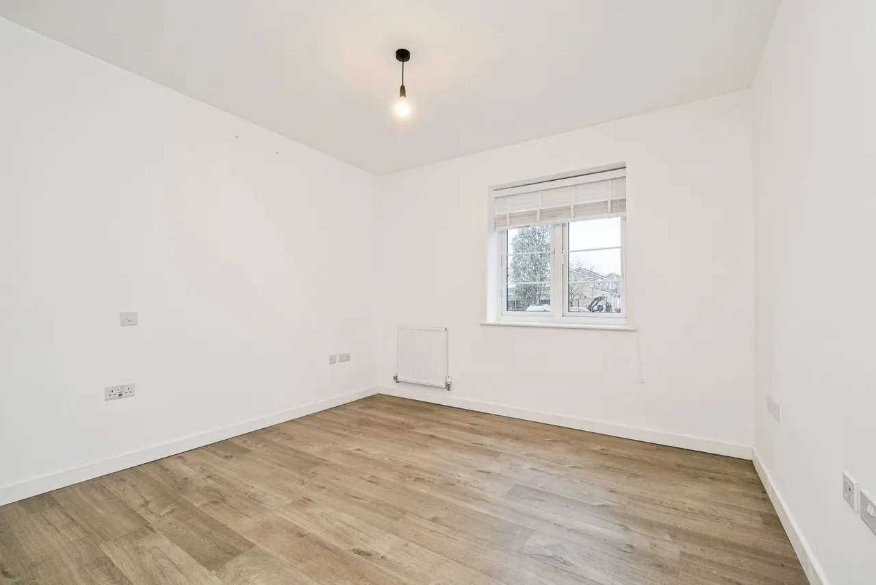 Whittle Drive, Hornchurch, RM12, photo 15