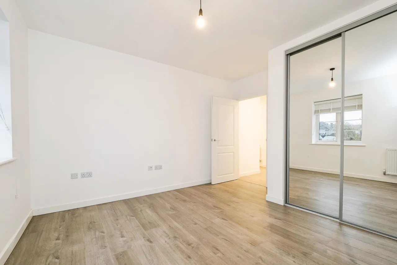 Whittle Drive, Hornchurch, RM12, photo 4