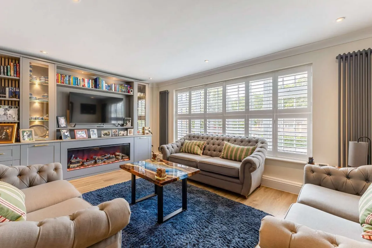 Bramble Rise, Cobham, KT11, photo 2