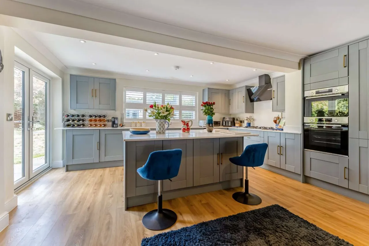 Bramble Rise, Cobham, KT11, photo 7