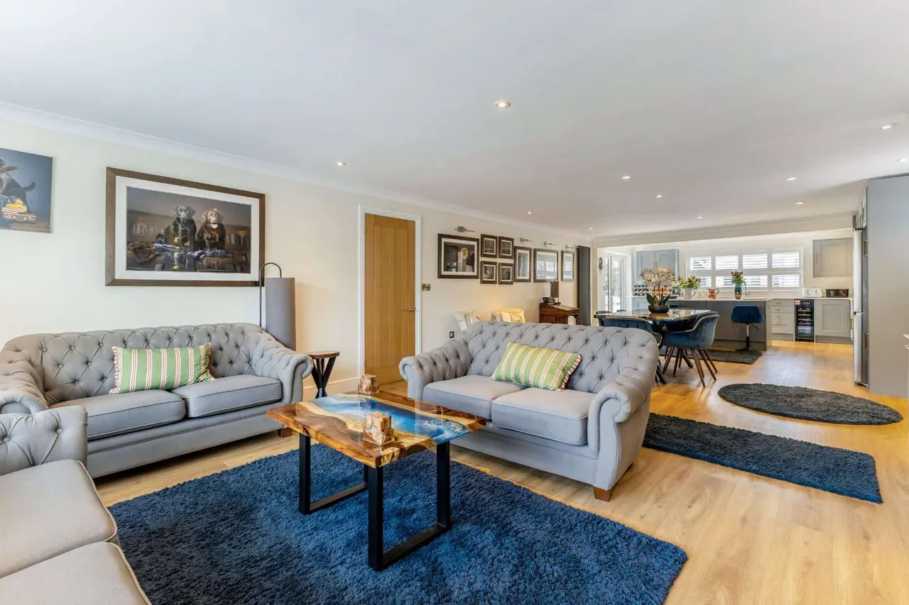Bramble Rise, Cobham, KT11, photo 4