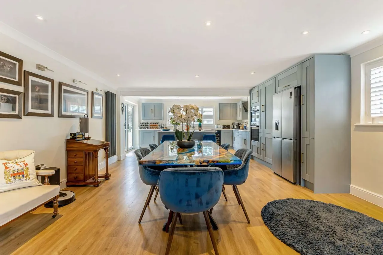 Bramble Rise, Cobham, KT11, photo 5