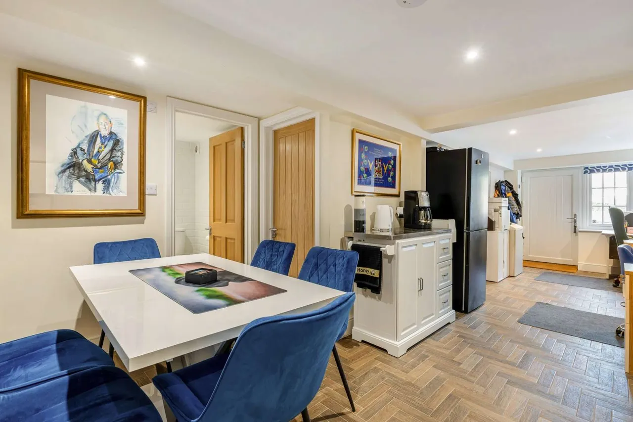Bramble Rise, Cobham, KT11, photo 9