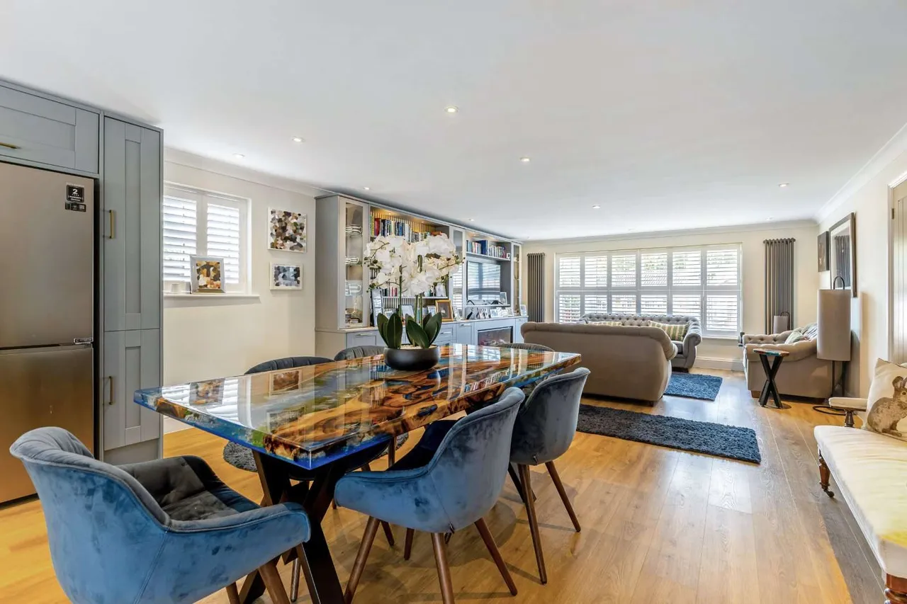 Bramble Rise, Cobham, KT11, photo 8