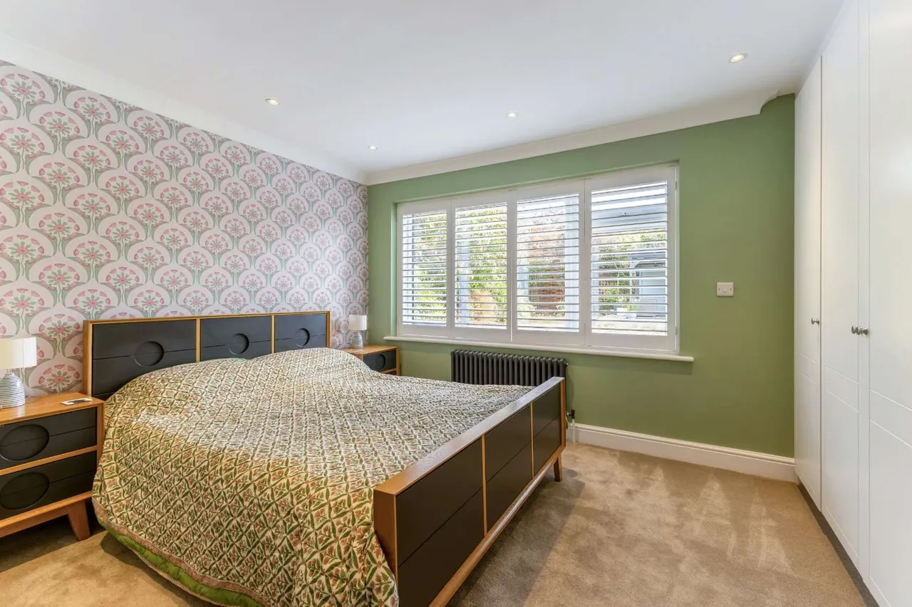 Bramble Rise, Cobham, KT11, photo 12