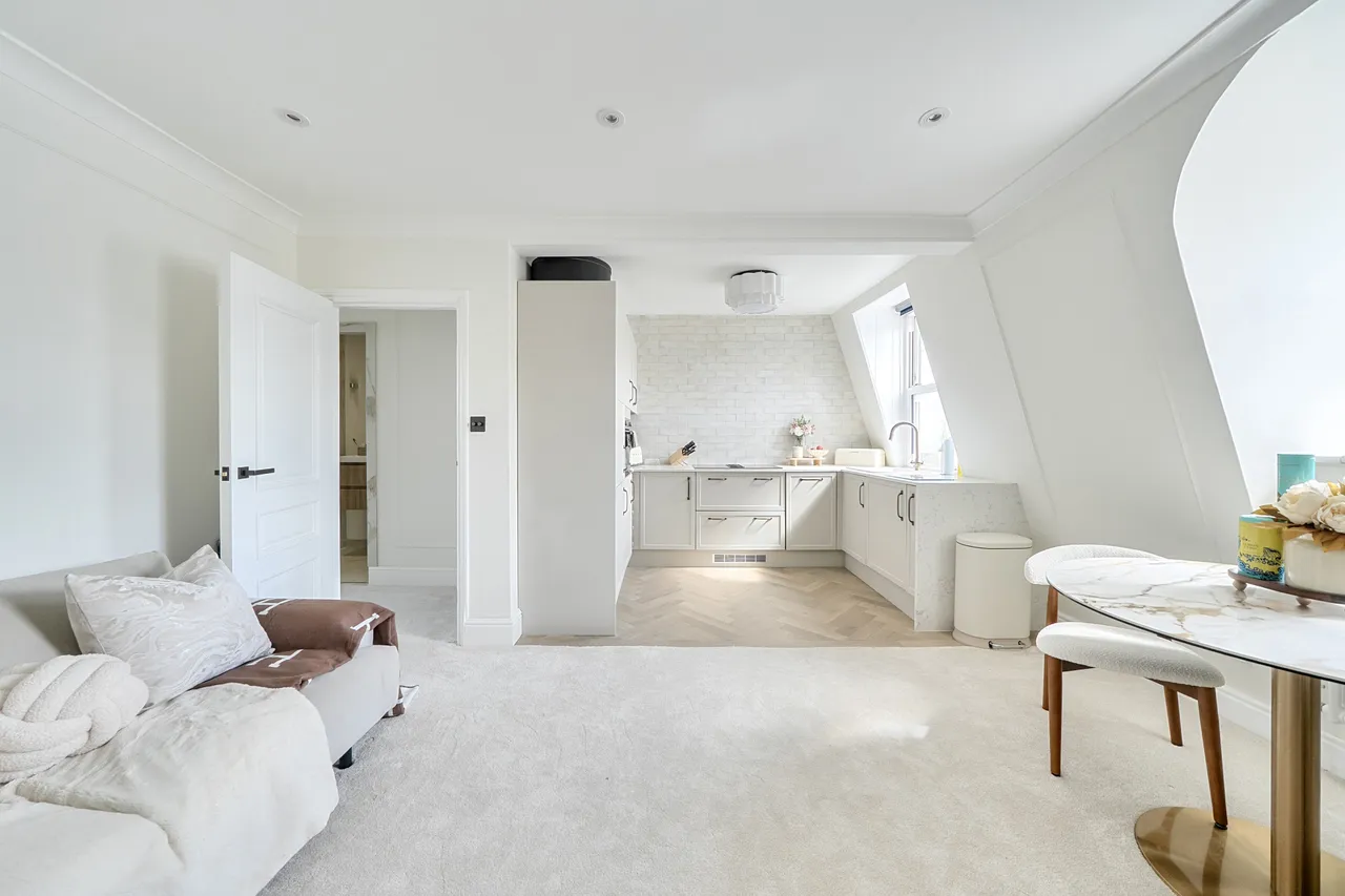 Third Floor Flat, 19 Westgate Terrace, London, photo 5