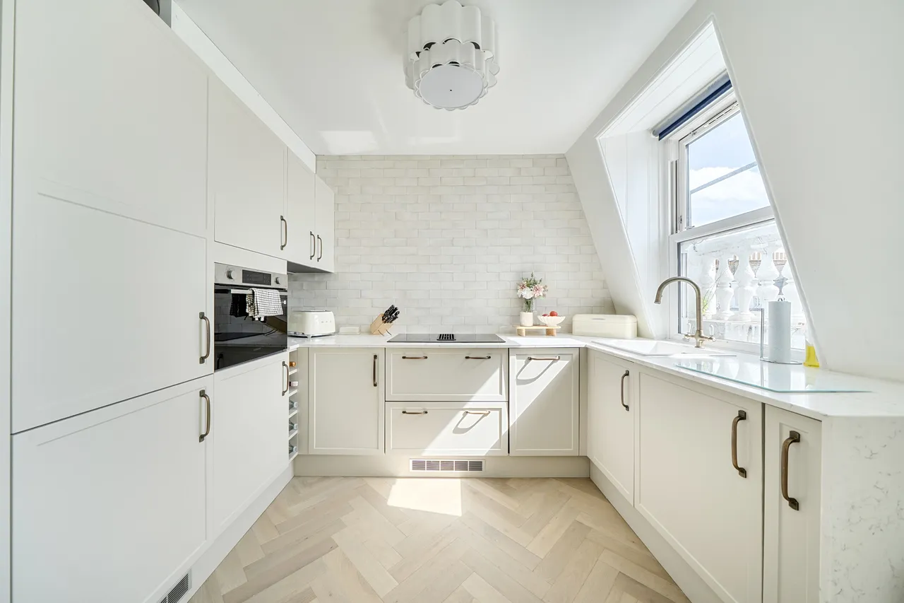 Third Floor Flat, 19 Westgate Terrace, London, photo 4